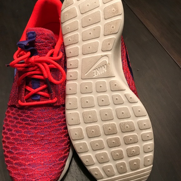 Red Nike - Picture 2 of 3